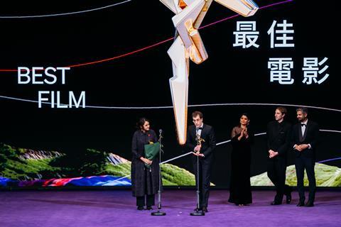 (l-r) All We Imagine as Light named the Best Film at the 18th Asian Film Award, with Payal KAPADIA, Julien GRAFF, Divya PRABHA, Clement PINTEAUX and Ranabir DAS accepting the award.